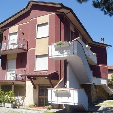 Iss Travel Apartments Casa Maria In Marina Di Massa มาสซา ภายนอก รูปภาพ