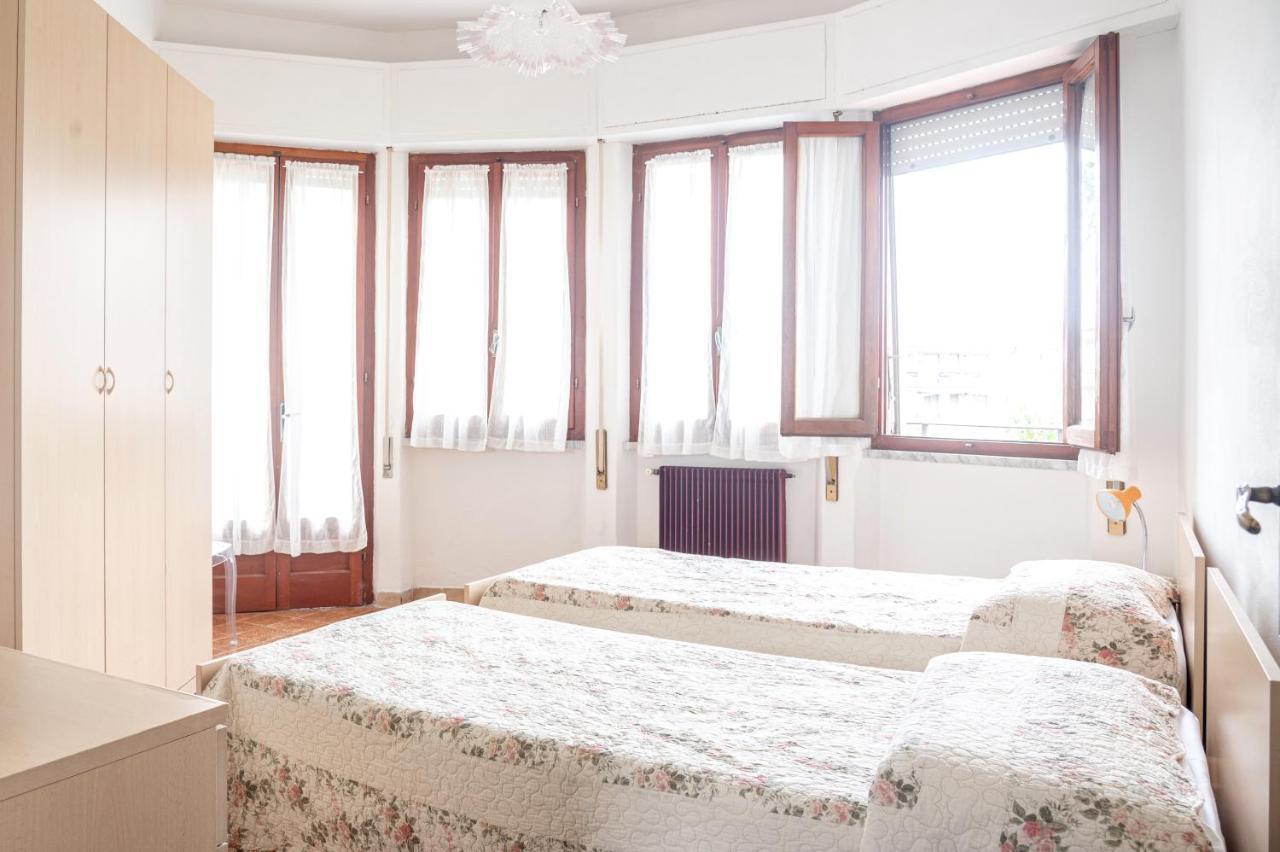 Iss Travel Apartments Casa Maria In Marina Di Massa มาสซา ภายนอก รูปภาพ