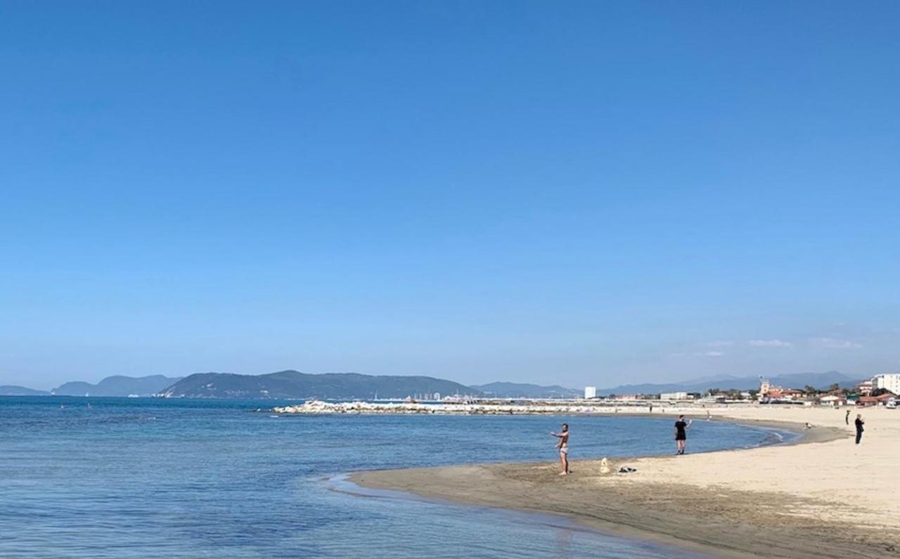 Iss Travel Apartments Casa Maria In Marina Di Massa มาสซา ภายนอก รูปภาพ