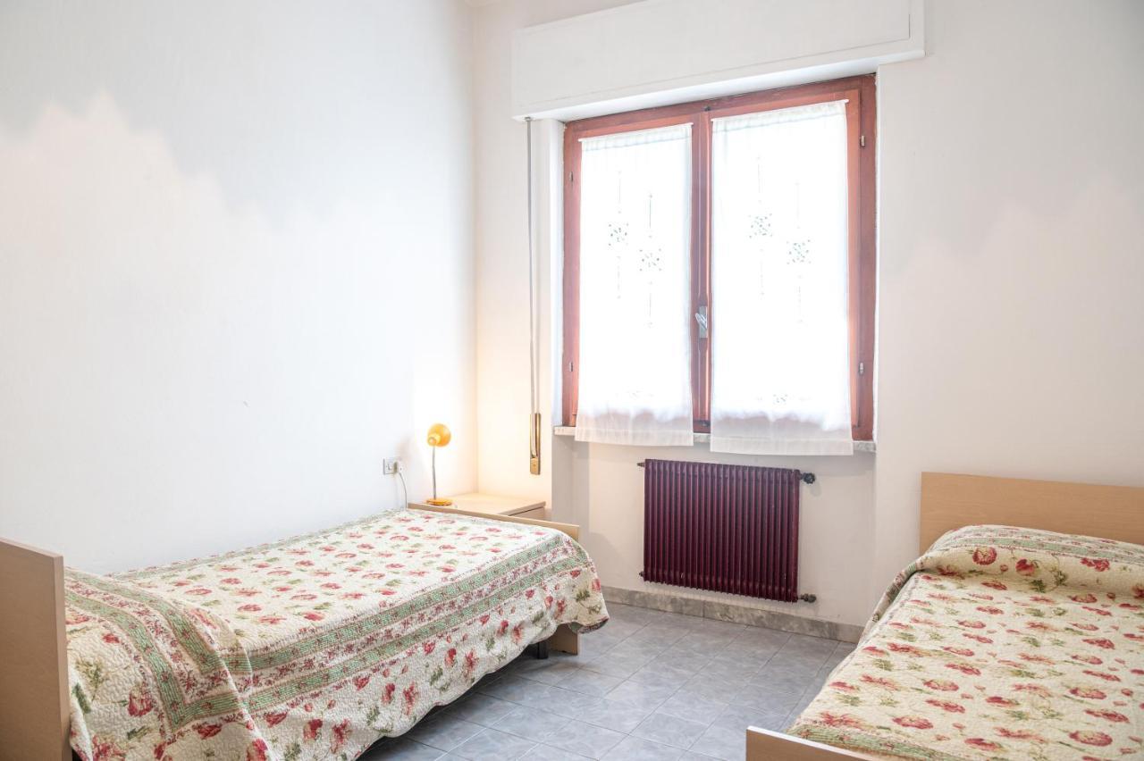 Iss Travel Apartments Casa Maria In Marina Di Massa มาสซา ภายนอก รูปภาพ